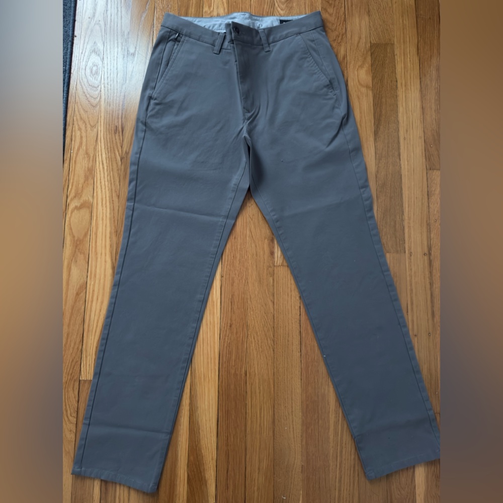 Tailored Fit / The Chino 2.0 / 32"x 30" in Graphites